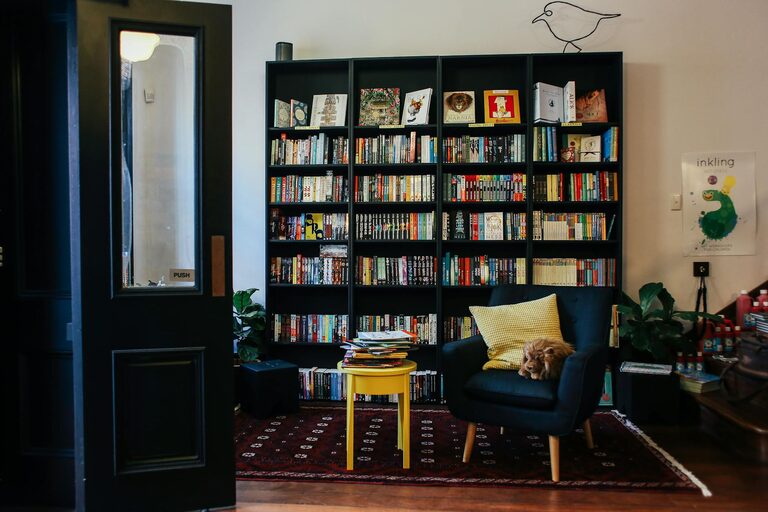 How to Set Up a Cozy Pet-Friendly Home Corner